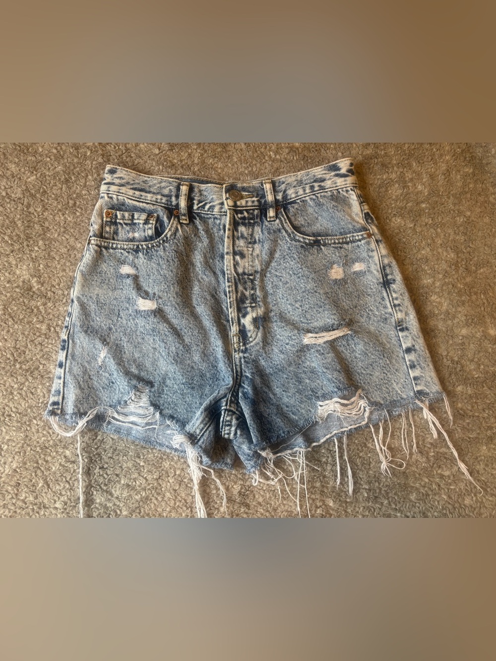 PacSun high-rise distressed denim shorts Size 26